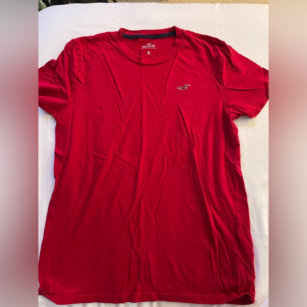 Men’s Hollister shirt
